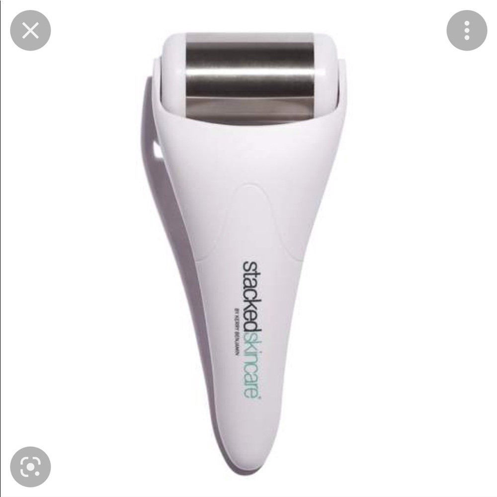 StackedSkincare Ice Roller Soothes & Calms
